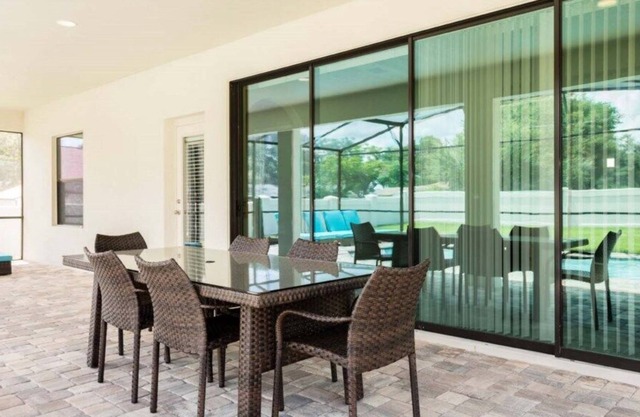 Space for Everyone! Huge 5 Bedroom Pool Home Near Theme Parks