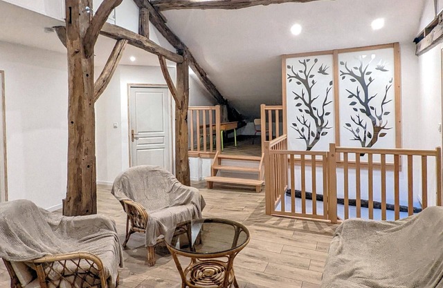 Spacious cottage with garden, fireplace, and wheelchair accessible
