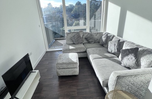 Spacious 1 Bedroom Apartment
