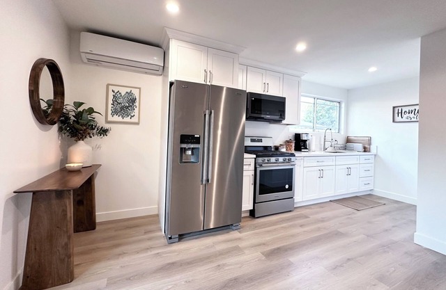 Spacious 1-bedroom private Oasis, In beautiful Granada Hills.