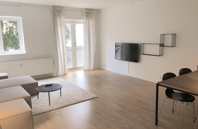 Spacious 1-BR w/a balcony in Frederiksberg - 202