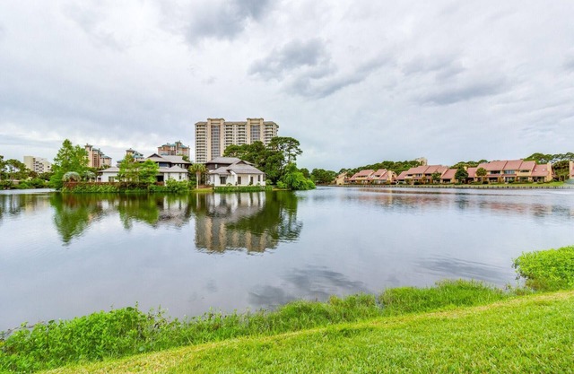 Spacious 2 Bed 2 Bath Loft – Beachwalk at Sandestin Golf and Beach Resort