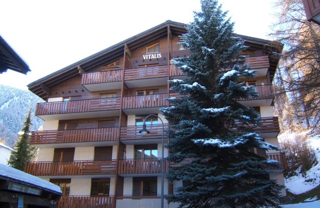 Spacious 2 bedroom apartment, close to centre and Matterhorn departure station