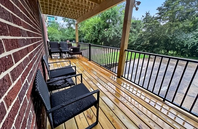 Spacious 2bd/2bth/2cargrg single lvl in Oakley