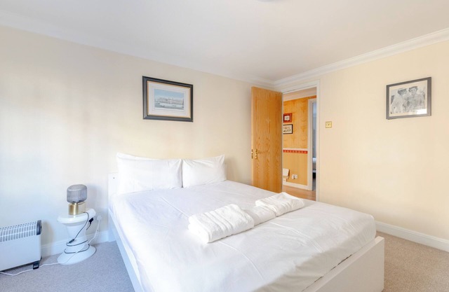 Spacious 2BD Flat - 14 Mins to Buckingham Palace!
