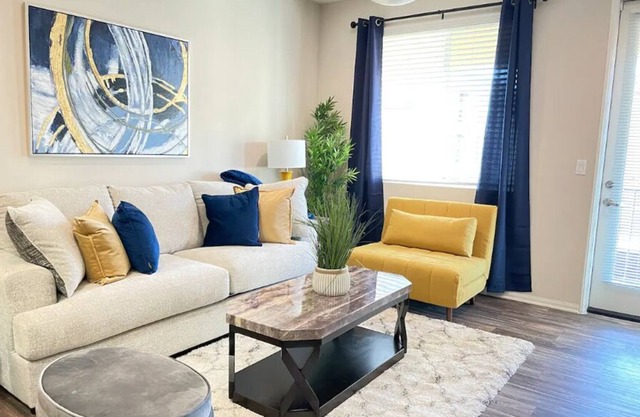 Spacious 2BR 2BA close to Disney*Pond*Universities