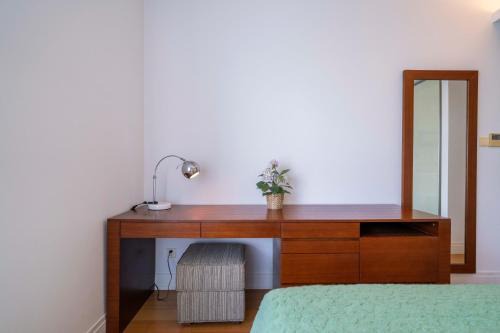 Spacious 2BR Apartment Xujiahui Center Close to Metro