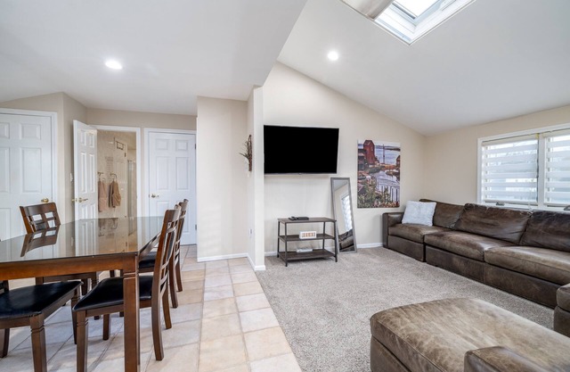 Spacious 2BR Getaway: Relax & Unwind!