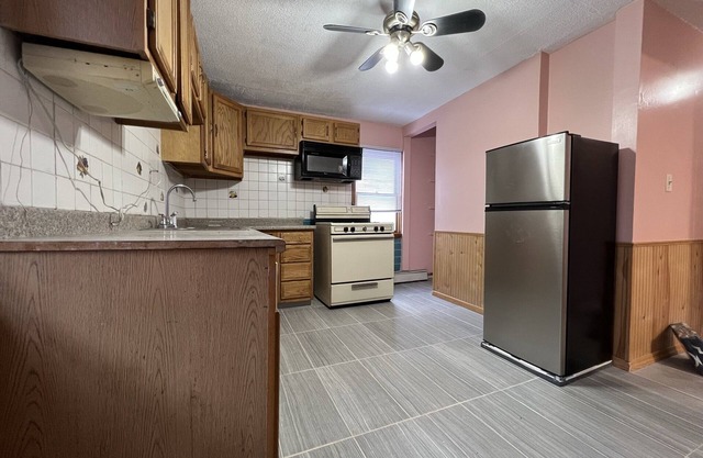 Spacious 2nd Floor, Entire Apartment