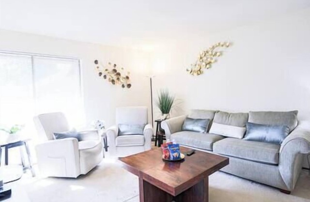 Spacious 3+1 BR/2B House Sunnyvale Community Park