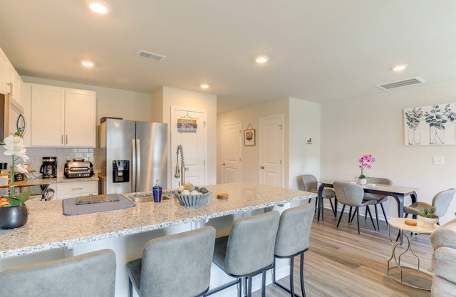 Spacious 3-bedroom townhome with AC in near Surfside Beach Pier