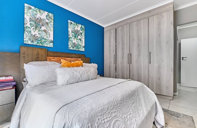 Spacious 3-bedroom apartment in enjoyable Randburg with WiFi, fitness room