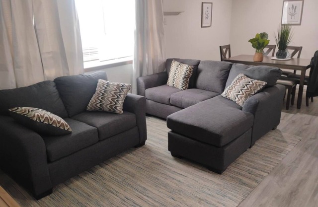 Spacious 3-bedroom ground floor apartment with AC, WiFi in charming St. Cloud