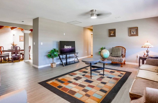 Spacious 3-Bedroom Home w Garage, Back Yard & Baby Crib. Available Now!