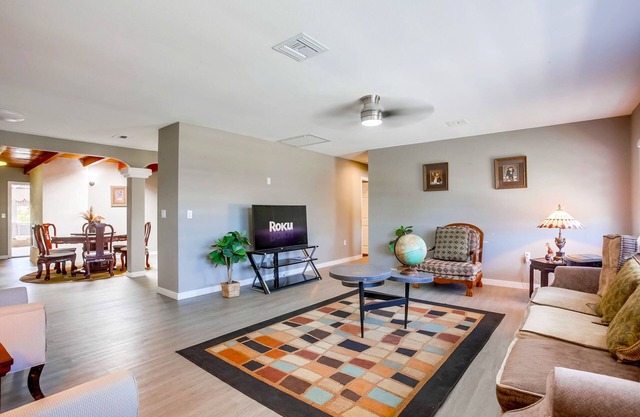 Spacious 3-Bedroom Home w Garage, Back Yard & Baby Crib. Available Now!