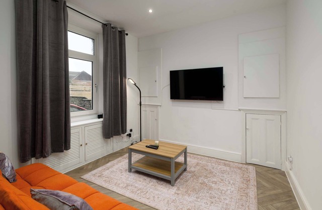 Spacious 3 Bedroom Home in Central Skewen