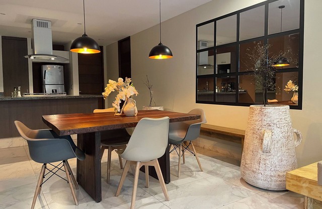 Spacious 3 BedRoom/Daily cleaning