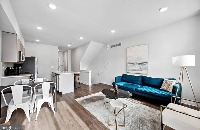 Spacious 3bd, 3bth in Philly. Near Universities, Zoo, Fairmount Park, many more!