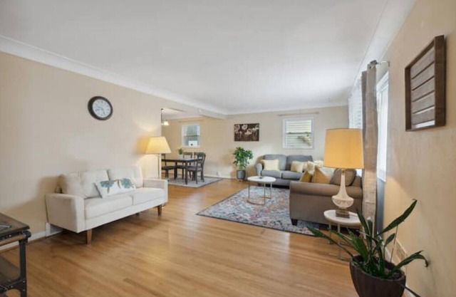 Spacious 3Bd-PoolTable, Office, Deck-Pets OK. 1 mile from University of Toledo.