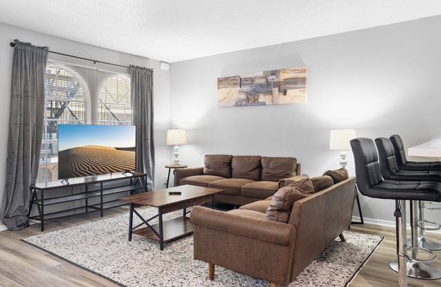 Spacious 3BR/2BA next to UT 3069