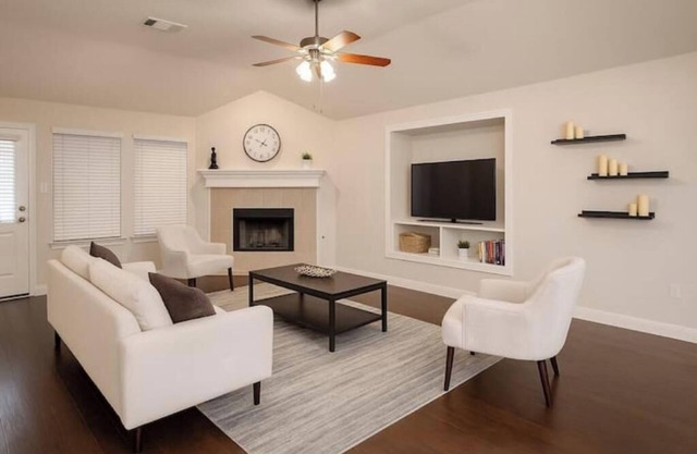 Spacious 3BR Home w/Game Room, Gym & Study