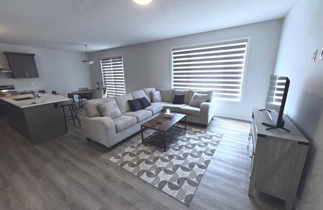 Spacious 3BR + Loft, 2.5B Retreat in Quiet Neighbourhood – Perfect for Families!