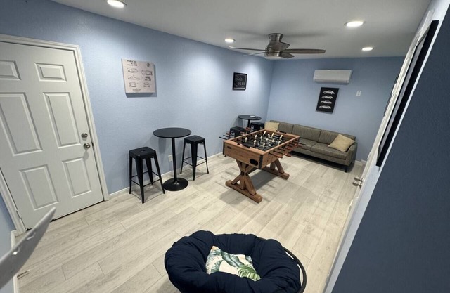 Spacious 3BR w/Arcade Games, Foosball, Outdoor Fun & Walk to Kemah Boardwalk!