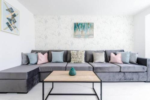 Spacious 4-Bed Manchester Home