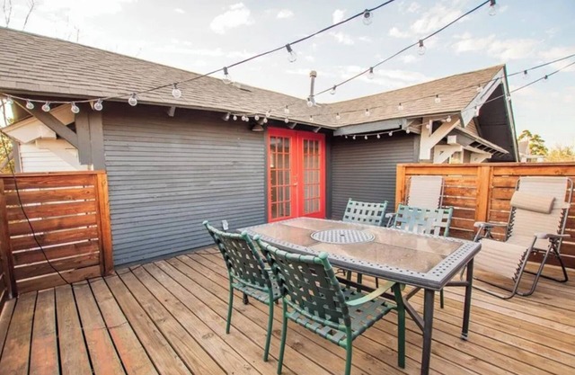Spacious 4-bedroom house in charming Oklahoma City with AC, WiFi