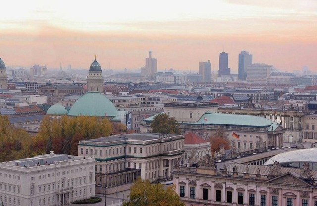 Spacious 4-Bedroom Apartment in Prime Berlin Mitte Location