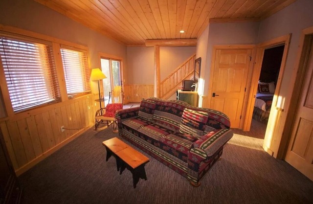Spacious 4 Bedroom Cabin Located at Boyne Mountain MI