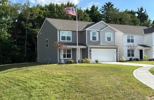 Spacious 4-bedroom house in enjoyable Columbus with WiFi, AC