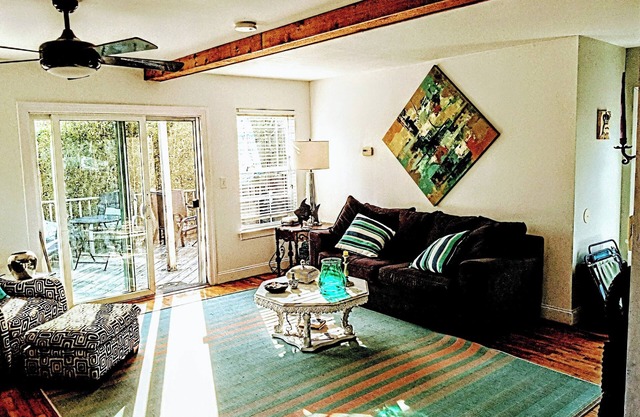 Spacious 4-bedroom house in superb Fire Island with WiFi, AC