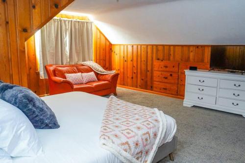 Spacious 4BR Family-Friendly Home, 5 Mins to Dining