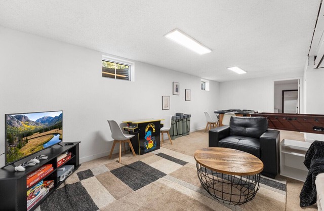 Spacious 4BR Home w/Game Room, Fire Pit, & Fully Fenced Yard
