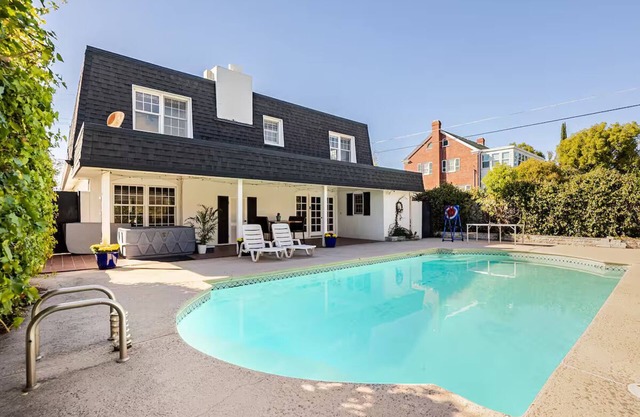 Spacious 4BR Retreat w/Pool, Spa & Private Yard in Oroville