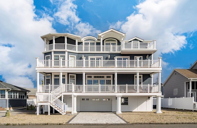 Spacious 5-bedroom house in Ortely Beach with AC, WiFi. Enjoyable getaway