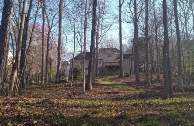 Spacious 5-bedrm house AC and WiFi in SnellvilleYellow River Wildlife Sanctuary.