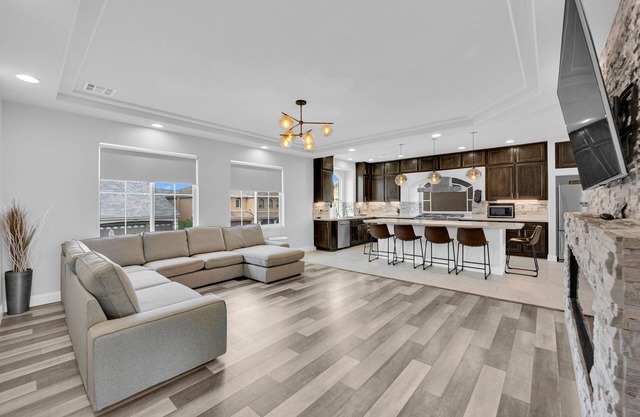 Spacious 5-bedroom 4.5-bathroom Vegas Retreat