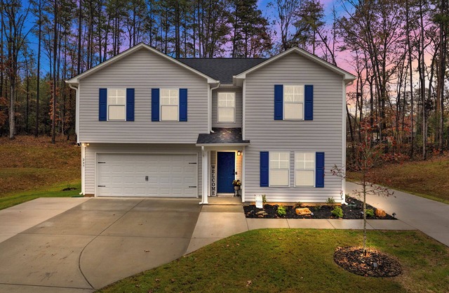 Spacious 5-bedroom house half mile from Lake Badin launch with space for boats