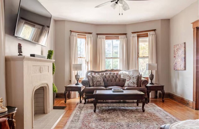 Spacious 5-bedroom house in historical Covington less than 10 mins to DT Cincy