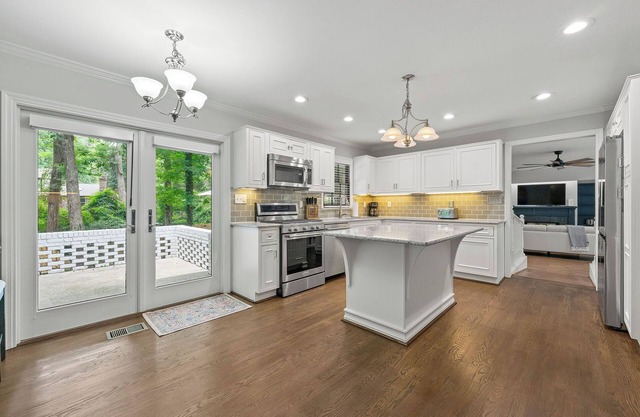 Spacious 5-bedroom house in charming Sandy Springs with Hot Tub and Game Room