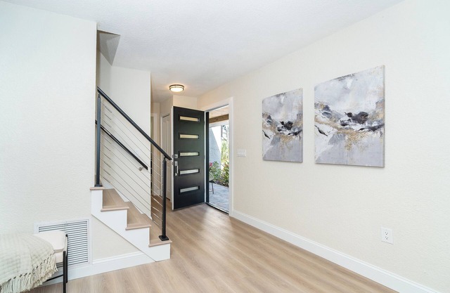 Spacious 5-bedroom house in charming Nokomis with AC, WiFi