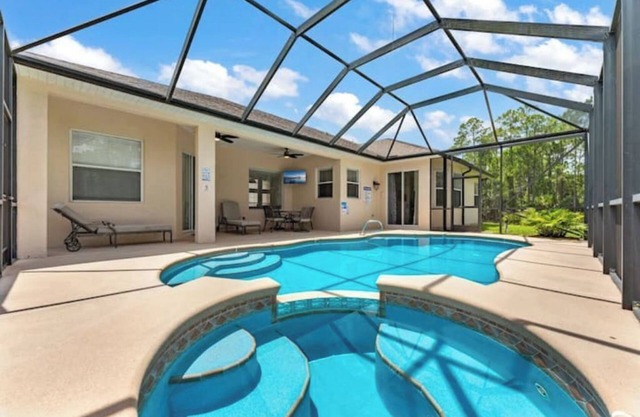 Spacious 5-bedroom Jewel with Pool