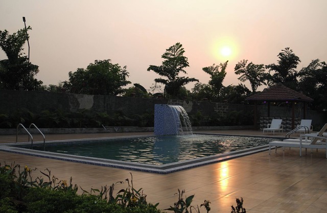 Spacious 5-bedroom villa with WiFi, AC in lovely Dhokshet