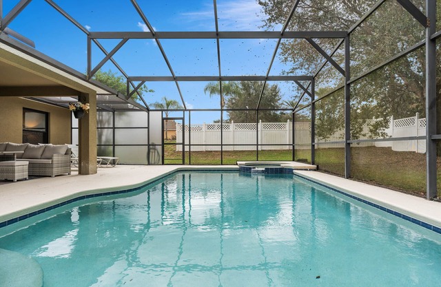 Spacious 5BR Family Villa w/Private Pool, Spa & Close to Disney