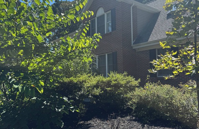 Spacious 6-bedroom house in State College! Perfect for football weekends!