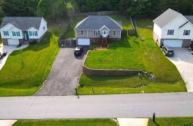 Spacious 6-bedroom house close to LU in Lynchburg with WiFi, AC