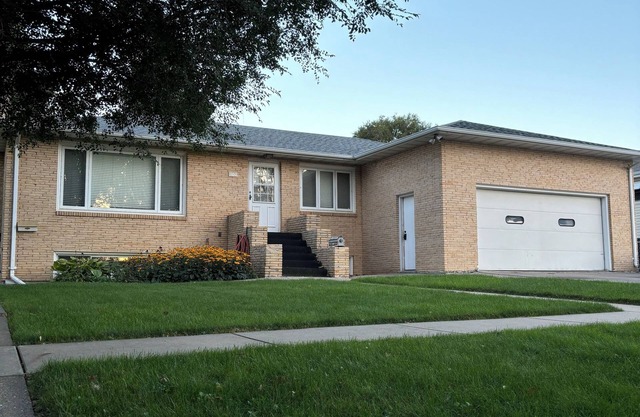 Spacious 6-bedroom house in Bismarck with WiFi, AC, and pet friendly!