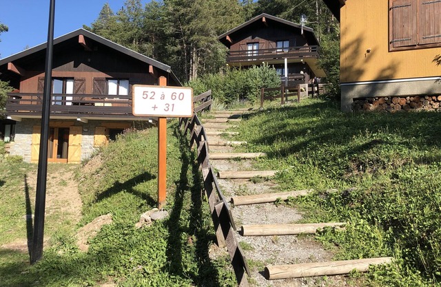 Spacious, 6-person chalet with stunning views in La Norma, French Alps